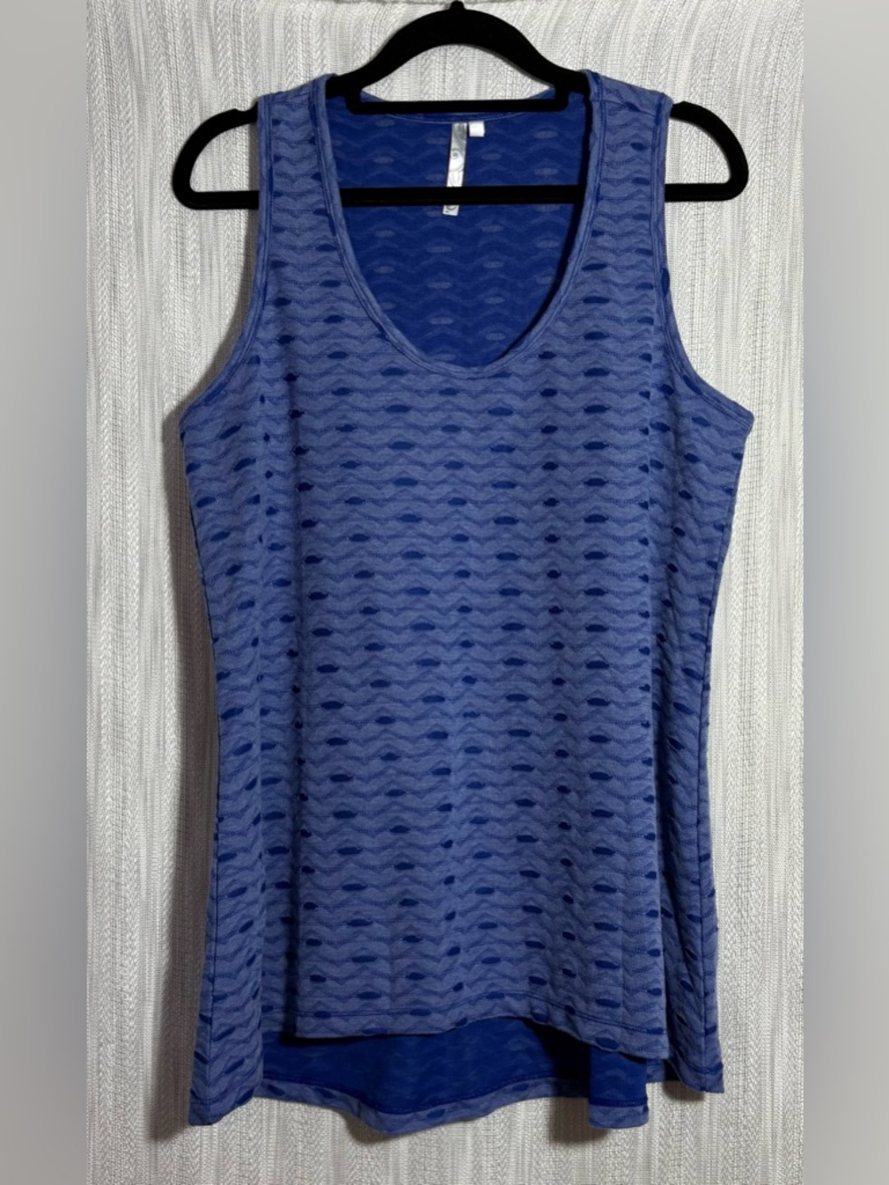Adiktd Perforated Wave-Texture Scoop Neck Tank Top in Blue